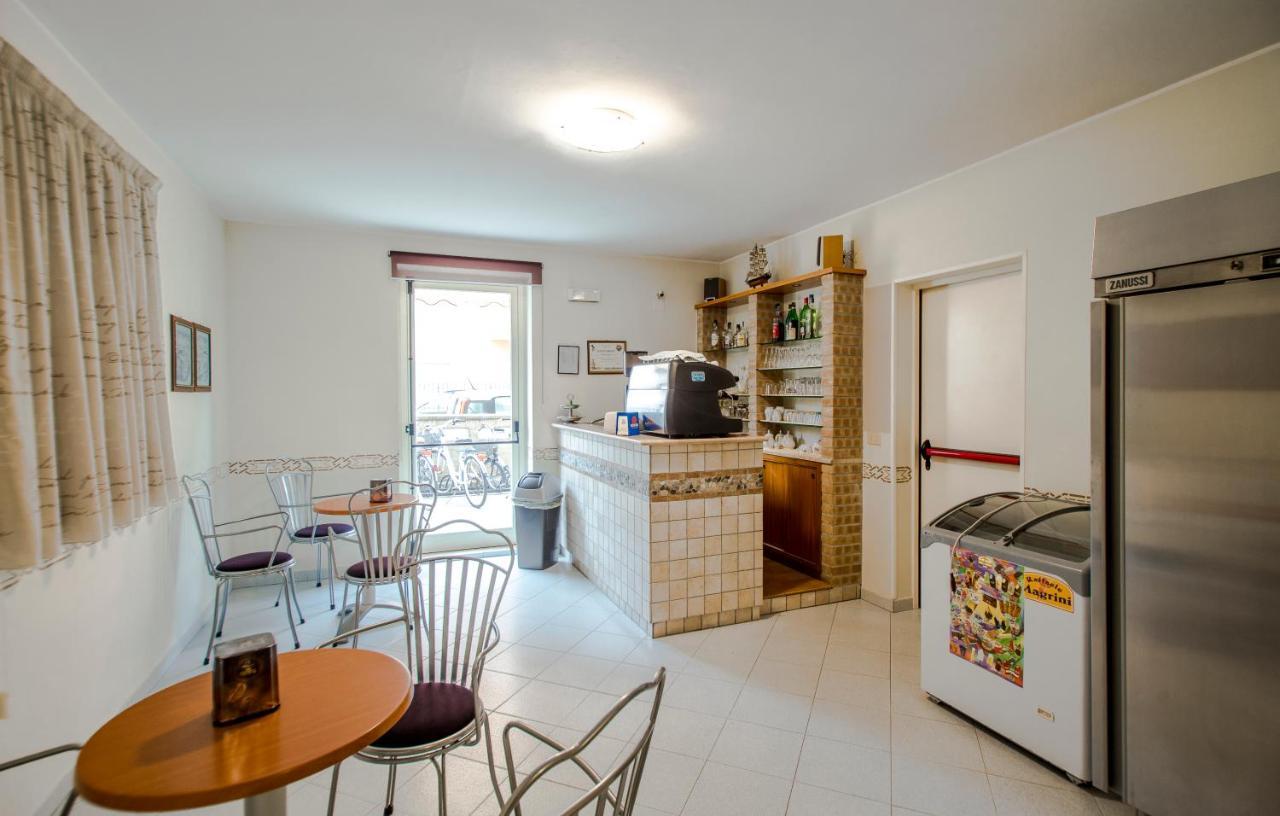 Albergo Il Veliero Pineto Exterior photo